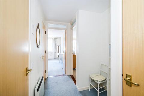 1 bedroom retirement property for sale, Oak Lodge, Wanstead