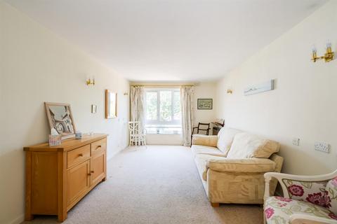 1 bedroom retirement property for sale, Oak Lodge, Wanstead