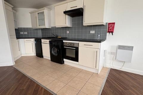 2 bedroom flat to rent, Windermere Avenue,