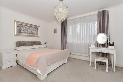 3 bedroom detached house for sale, Redwood Drive, Laindon, Basildon, Essex
