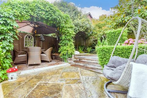 3 bedroom detached house for sale, Redwood Drive, Basildon SS15