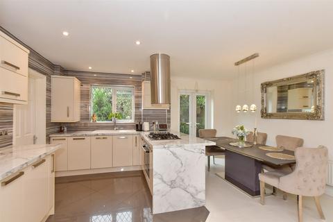 3 bedroom detached house for sale, Redwood Drive, Basildon SS15