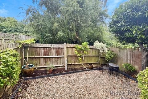 22 Croftongate Way, London, SE4 2DL