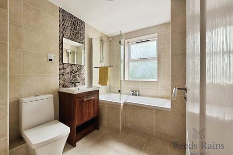 22 Croftongate Way, London, SE4 2DL