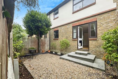 22 Croftongate Way, London, SE4 2DL