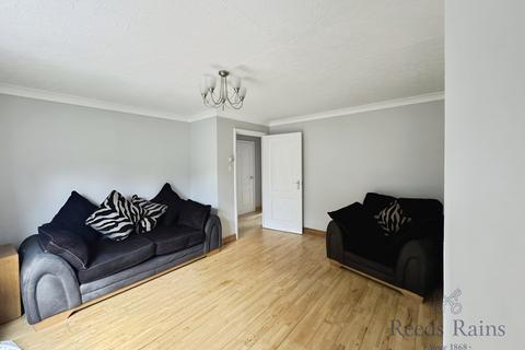 22 Croftongate Way, London, SE4 2DL