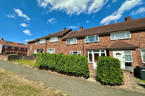 6 Appleby Green, Romford, RM3 7SL