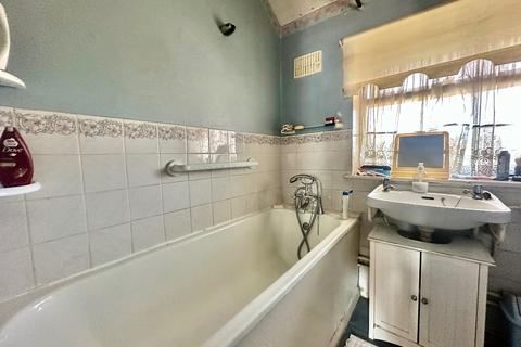 6 Appleby Green, Romford, RM3 7SL
