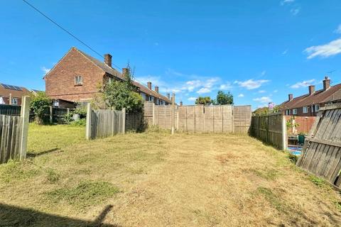 6 Appleby Green, Romford, RM3 7SL