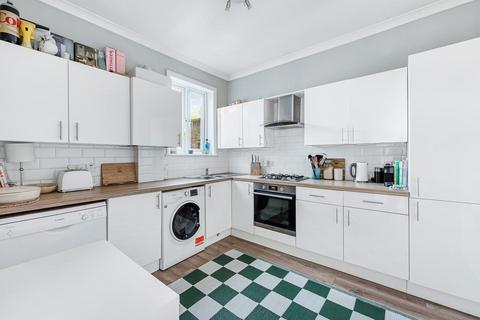 1 bedroom apartment to rent, Kingswood Road London