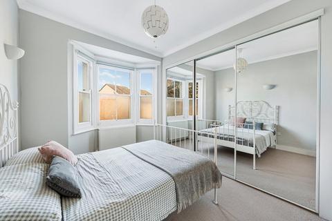 1 bedroom apartment to rent, Kingswood Road London