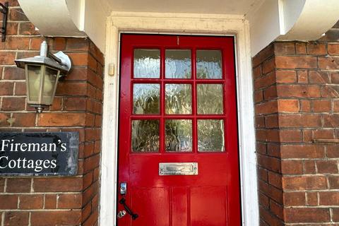 2 bedroom semi-detached house for sale, Meadowcourt Road, London SE3
