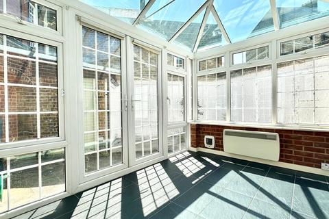 2 bedroom semi-detached house for sale, Meadowcourt Road, London SE3