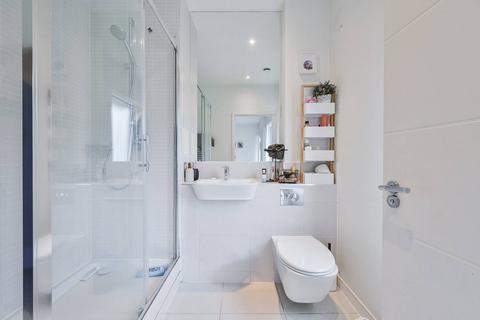3 bedroom flat for sale, Cambridge Avenue, Kilburn, London, NW6