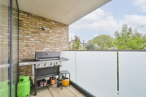 3 bedroom flat for sale, Cambridge Avenue, Kilburn, London, NW6