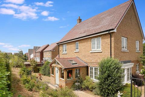4 bedroom detached house for sale, Woods Edge, Rainham