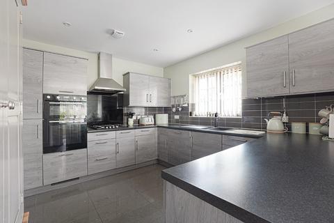 4 bedroom detached house for sale, Woods Edge, Rainham