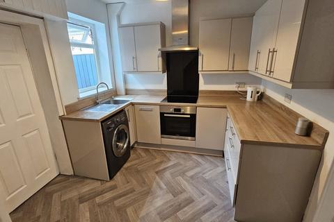 2 bedroom house to rent, Burton Road, Barnsley