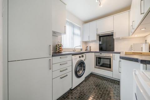 undefined, Carterton,  Oxfordshire,  OX18