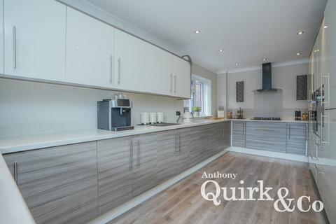 4 bedroom detached house for sale, Beach House Gardens, Canvey Island, SS8