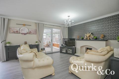 4 bedroom detached house for sale, Beach House Gardens, Canvey Island, SS8