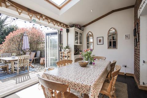 3 Down Avenue, Lamberhurst, Tunbridge Wells, TN3 8HR
