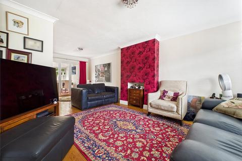 3 Maltings Close, Bures, CO8 5EJ