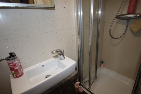 4 bedroom house to rent, Langley Road, Slough SL3