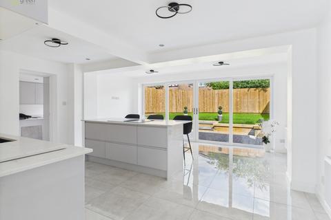 70 Briar, Tamworth, B77 4DY