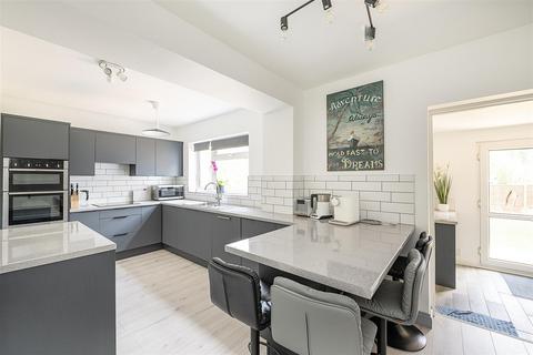 4 bedroom detached house for sale, St. Johns Road, Harpenden