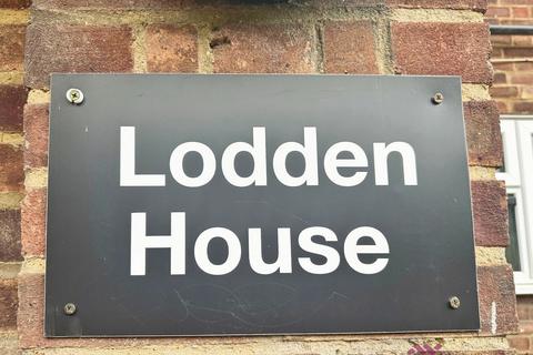 1 bedroom flat for sale, (SALES) Leamington Close, Romford RM3