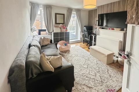 1 bedroom flat for sale, (SALES) Leamington Close, Romford RM3