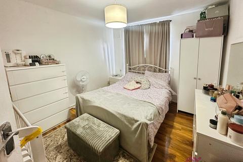 1 bedroom flat for sale, (SALES) Leamington Close, Romford RM3
