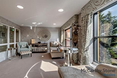 1 bedroom apartment for sale, Moorfield Road, Denham