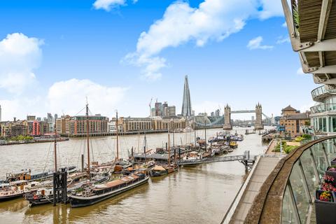 3 bedroom flat for sale, Cinnabar Wharf Central, 24 Wapping High Street, London