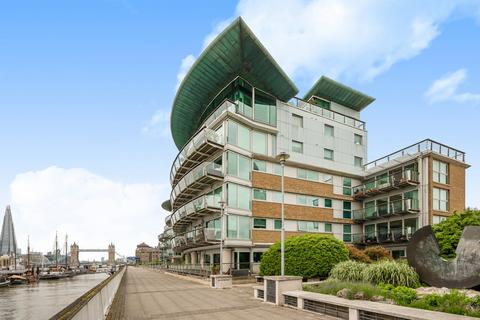 3 bedroom flat for sale, Cinnabar Wharf Central, 24 Wapping High Street, London