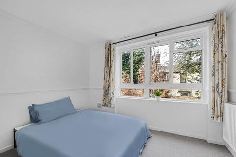 2 bedroom flat for sale, Hawthorne Close, Islington, London