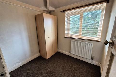 16 Springbank Crescent, Headingley, Leeds, LS6 1AB