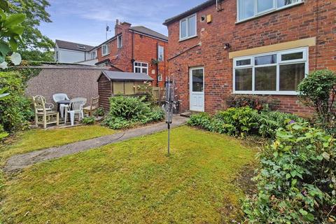 16 Springbank Crescent, Headingley, Leeds, LS6 1AB