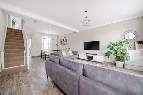 3 bedroom terraced house for sale, Footscray Road, London SE9