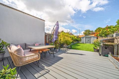 3 bedroom terraced house for sale, Footscray Road, London SE9