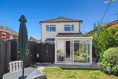 2 bedroom semi-detached house for sale, Canberra Road, Christchurch