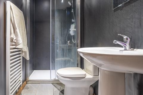 2 bedroom apartment to rent, Falconars Court, Newcastle Upon Tyne NE1