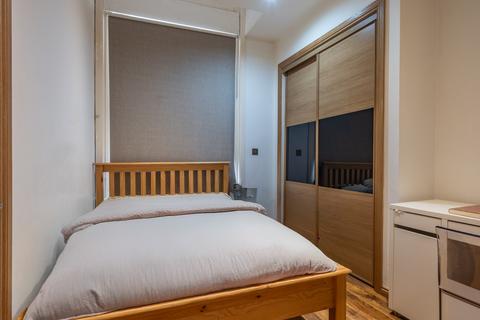2 bedroom apartment to rent, Falconars Court, Newcastle Upon Tyne NE1