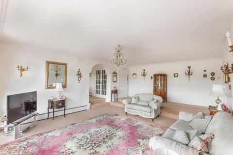 2 bedroom apartment for sale, Montagu Court, Gosforth, Newcastle Upon Tyne