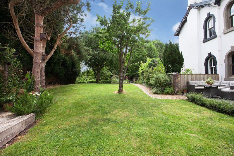 Side garden