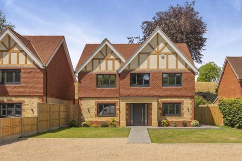 4 bedroom detached house for sale, Peaslake Lane, Peaslake