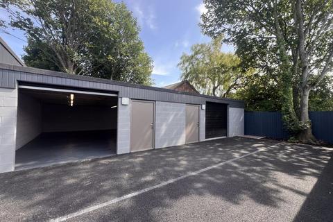 Property to rent, Commercial to Let - Unit H - Hall Street, Southport - 6.11m x 8.29m