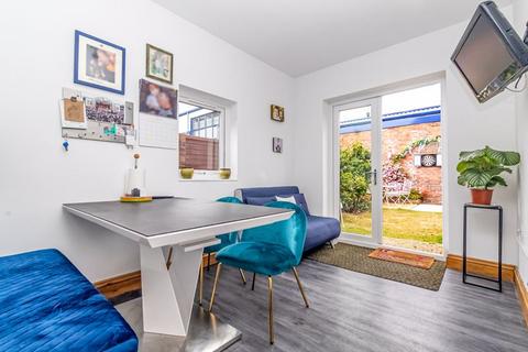 3 bedroom terraced house for sale, Carisbrooke Road, Southsea