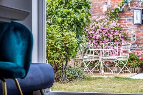 3 bedroom terraced house for sale, Carisbrooke Road, Southsea